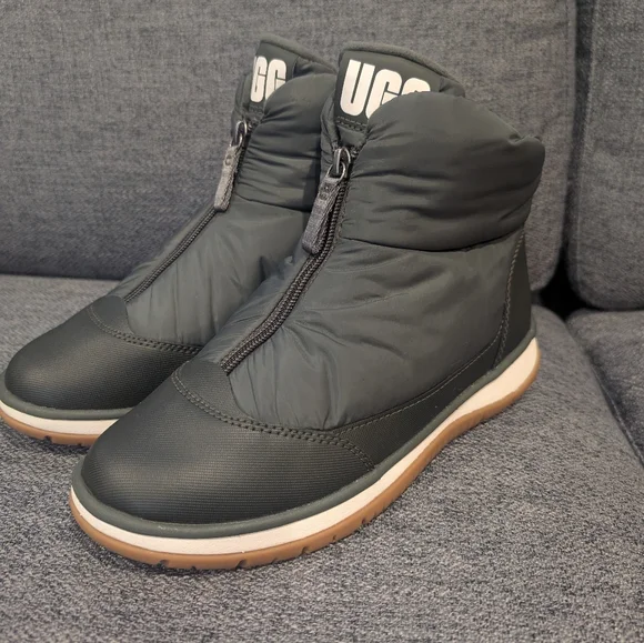 UGG Lakesider Zip Ankle Boot